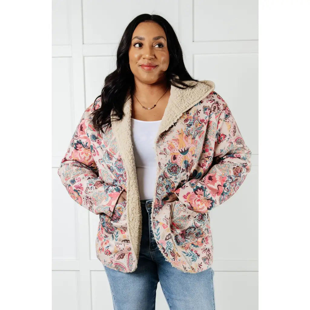 Stay cozy and stylish with our Bestie Floral Sherpa Lined Hooded Jacket! The perfect layer for chilly days this hoodie