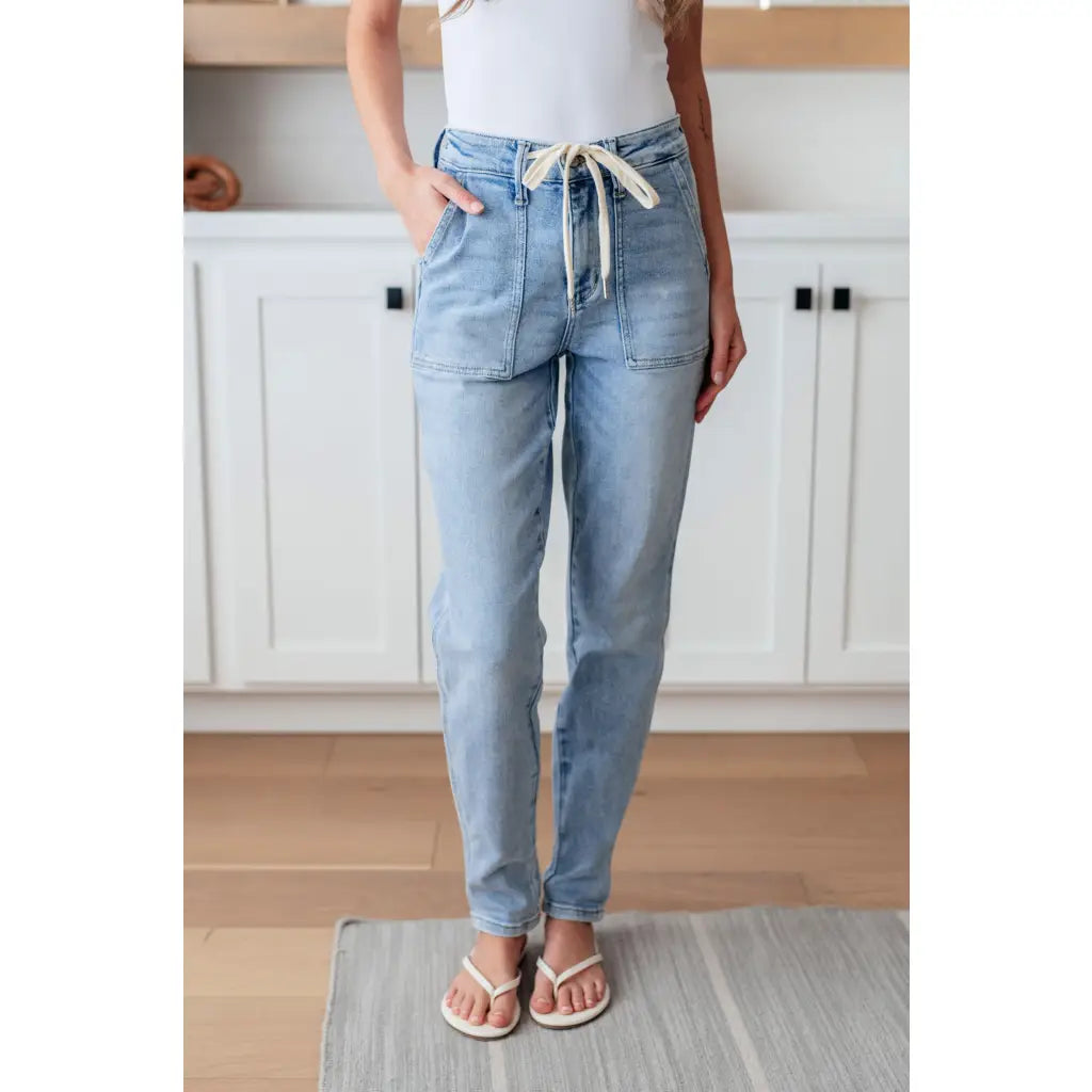 Upgrade your casual style with our Cooper High Rise Vintage Denim Judy Blue Joggers! The high rise design and light