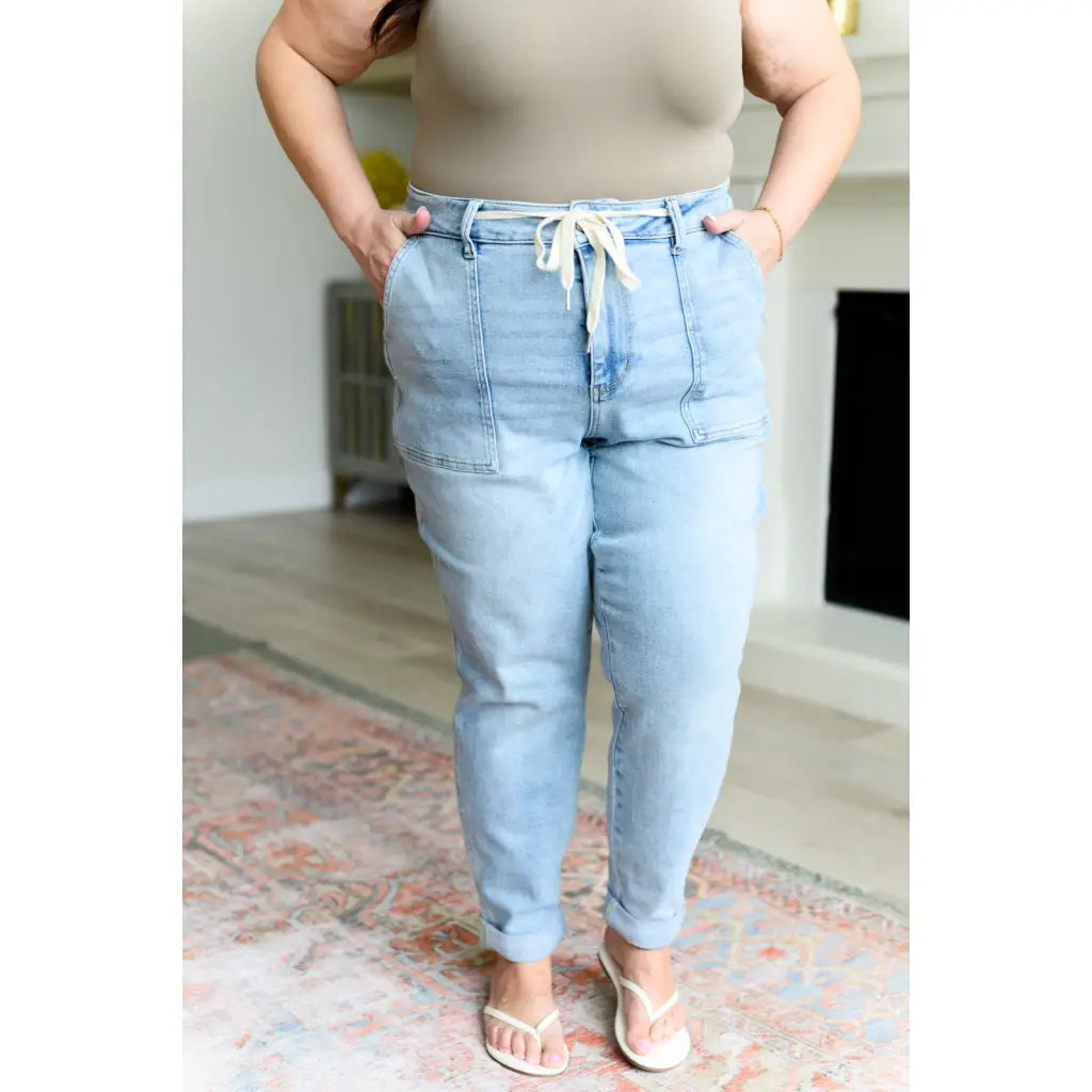 Upgrade your casual style with our Cooper High Rise Vintage Denim Judy Blue Joggers! The high rise design and light