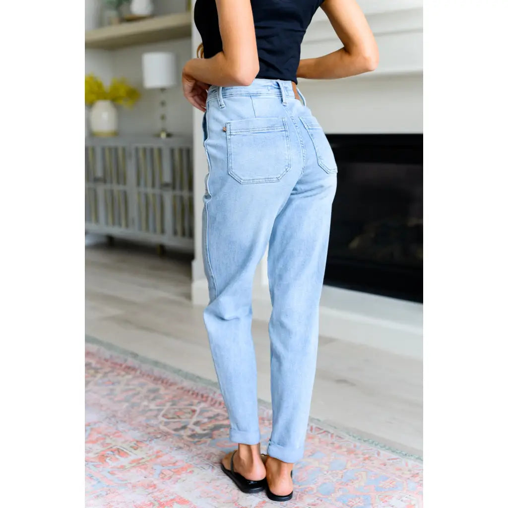 Upgrade your casual style with our Cooper High Rise Vintage Denim Judy Blue Joggers! The high rise design and light