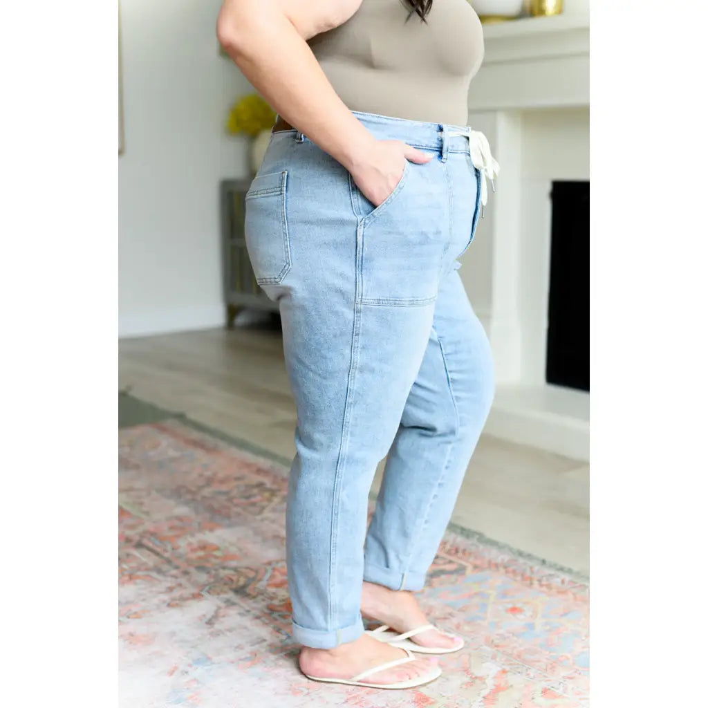 Upgrade your casual style with our Cooper High Rise Vintage Denim Judy Blue Joggers! The high rise design and light