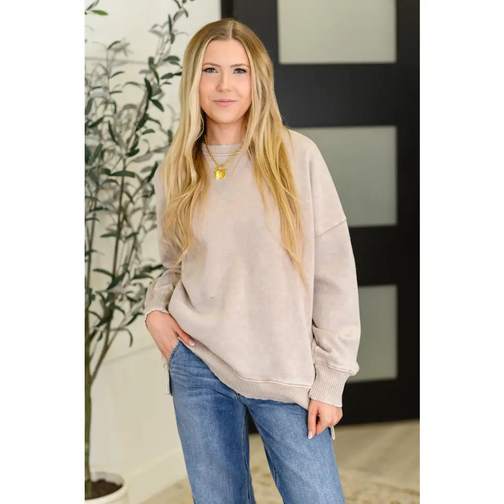 Wrap yourself in cozy vibes with our Iced Mocha Pullover! This plus size friendly stretchy fleece top features drop