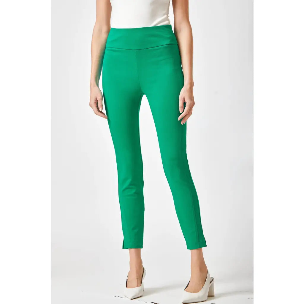 Our Magic Skinny Pants feature a high rise slim fit in ponte knit for flattering silhouette. The stretchy pull