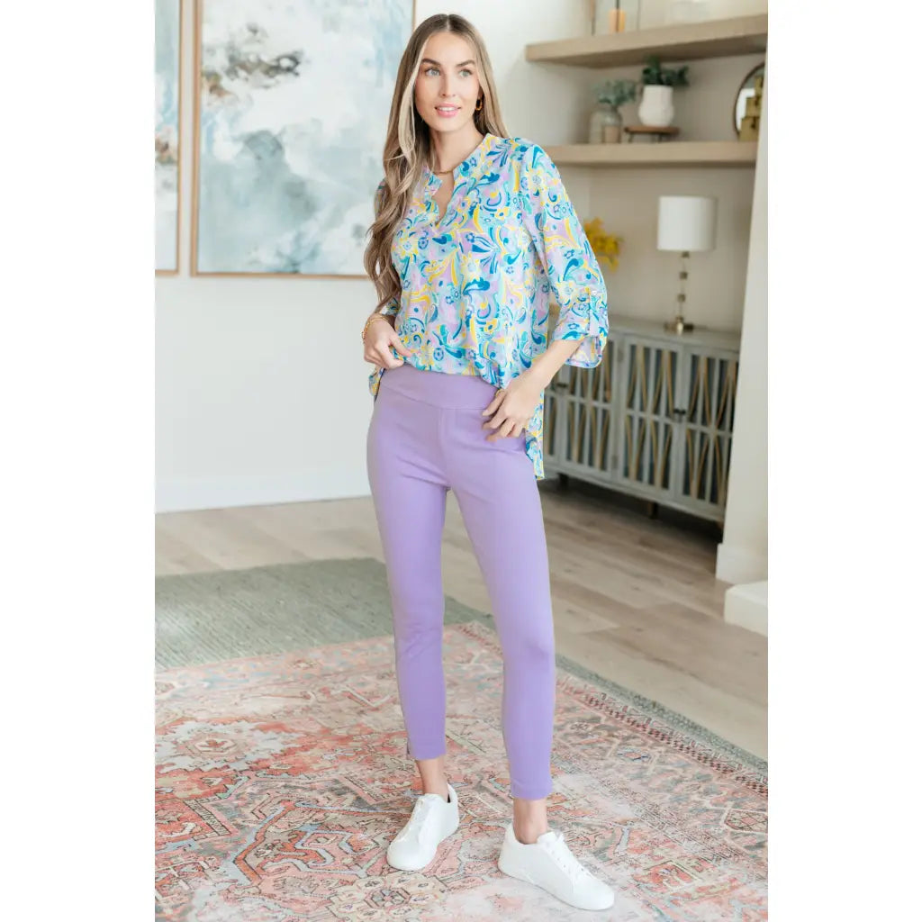 Our Magic Skinny Pants feature a high rise slim fit in ponte knit for flattering silhouette. The stretchy pull