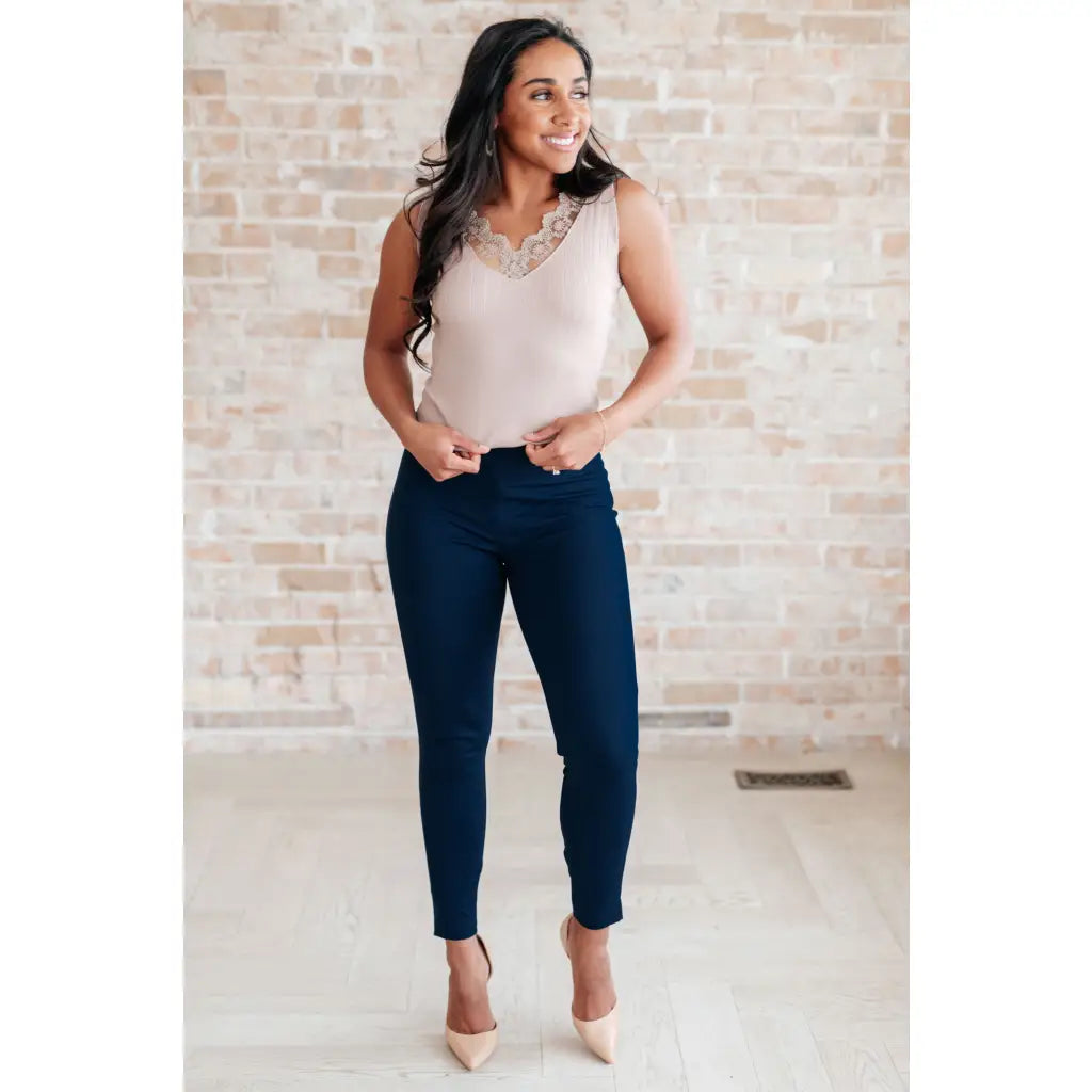 Our Magic Skinny Pants feature a high rise slim fit in ponte knit for flattering silhouette. The stretchy pull
