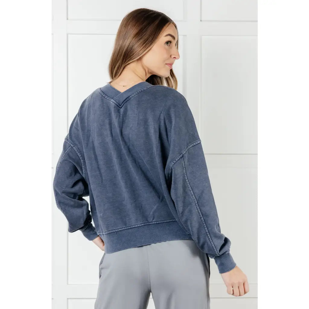 Get ready to rock your reps in style with our Mineral Wash French Terry Pullover! Made from cozy fabric this blue