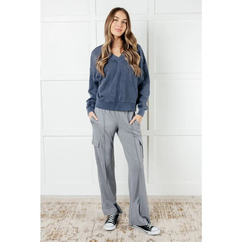 Get ready to rock your reps in style with our Mineral Wash French Terry Pullover! Made from cozy fabric this blue