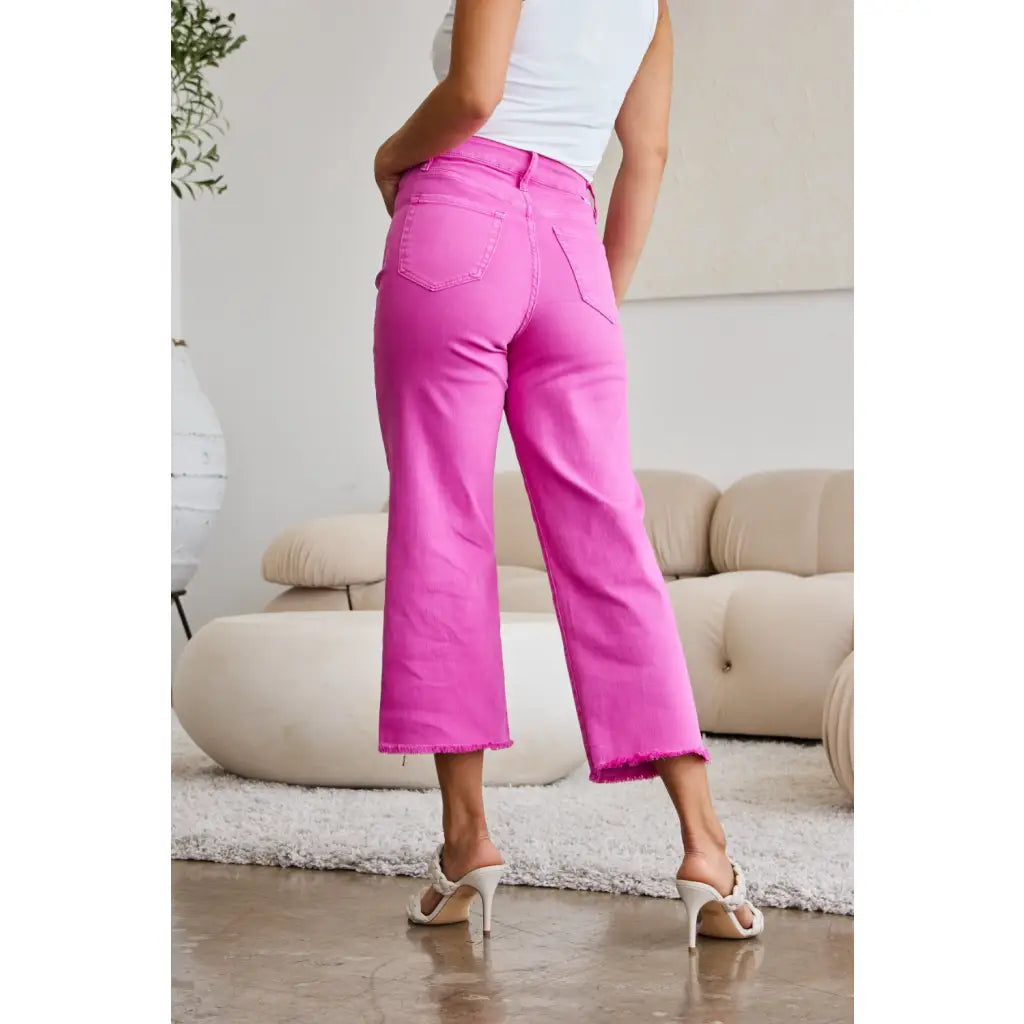 Our RFM Dylan Tummy Control Cropped Jeans high waisted jeans give you tummy control to help rock your perfect shape!