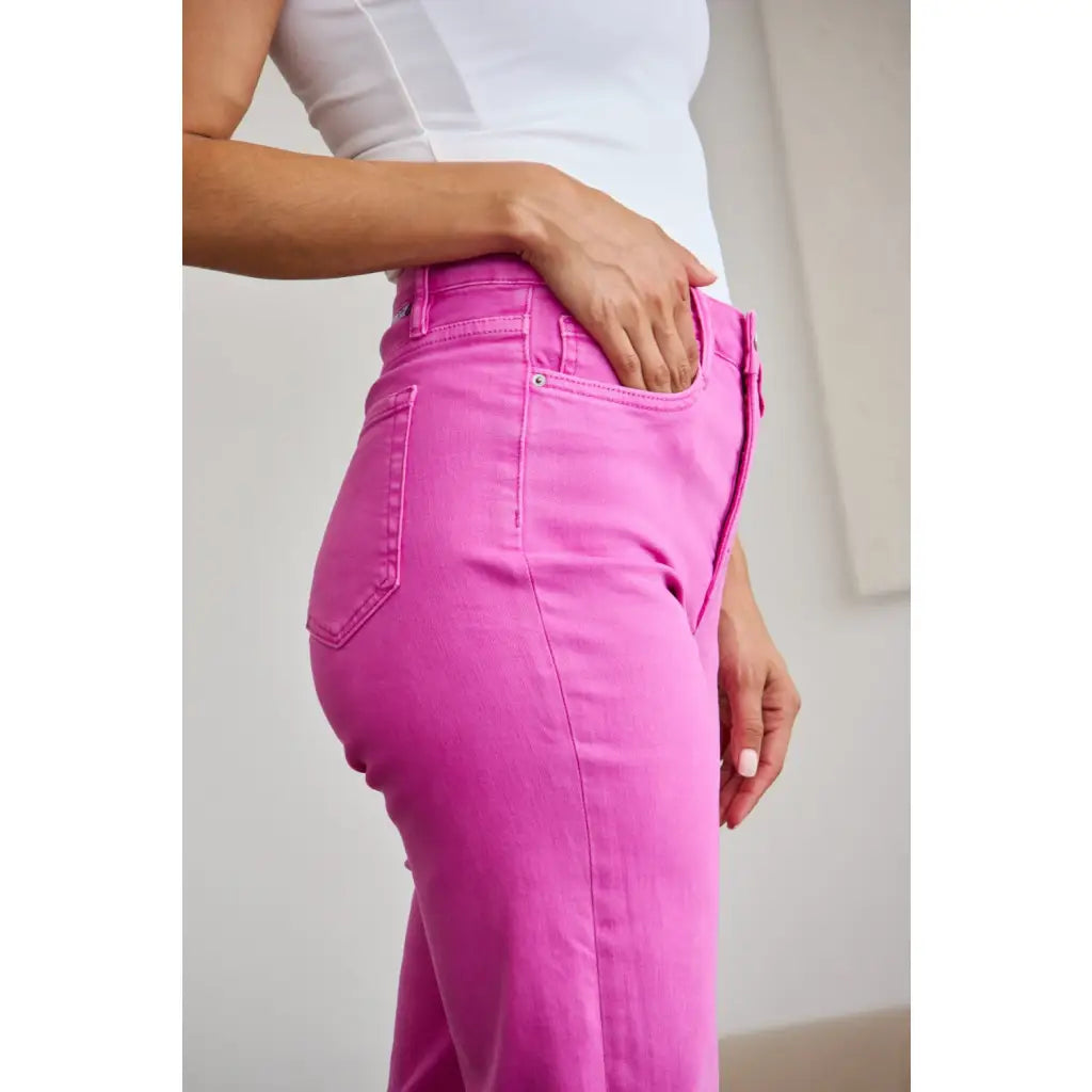 Our RFM Dylan Tummy Control Cropped Jeans high waisted jeans give you tummy control to help rock your perfect shape!