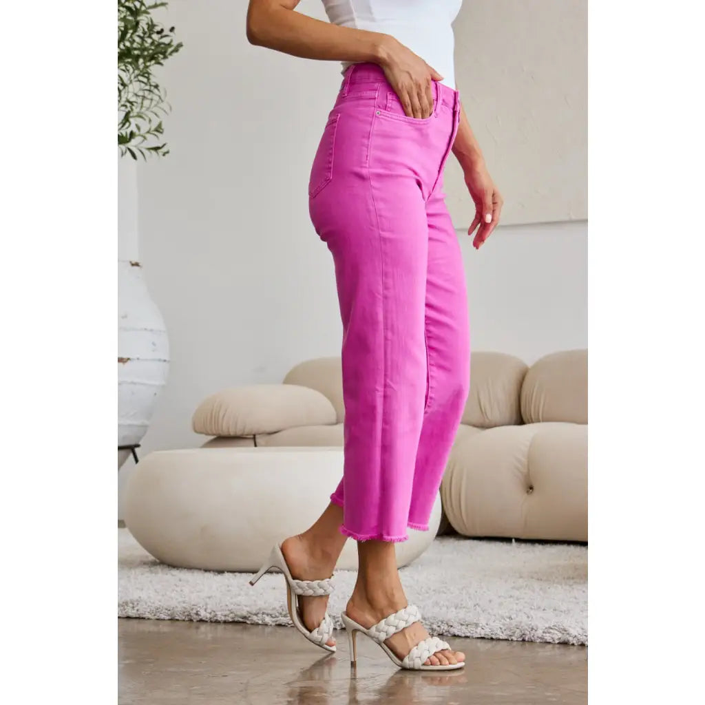 Our RFM Dylan Tummy Control Cropped Jeans high waisted jeans give you tummy control to help rock your perfect shape!