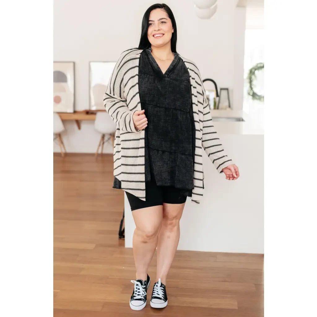 Get ready for a weekend of cozy adventures in our Weekend Adventure Striped Longline Cardigan. Made with soft sweater
