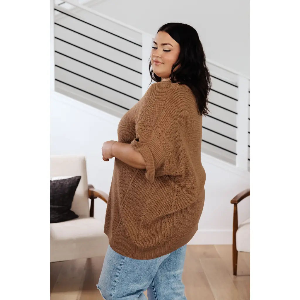 Our comfy oversized Wonder Why Oversized Short Sleeve Sweater is constructed with a lightweight caramel mocha knit