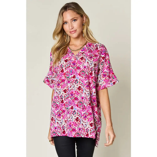 Abstractly Mine Printed V-Neck Short Sleeve Blouse – Chic