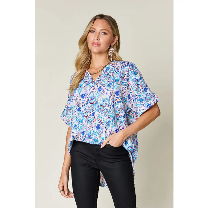 Abstractly Mine Printed V-Neck Short Sleeve Blouse – Chic