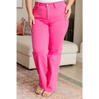 Experience the perfect balance of comfort and style with our Barbara High Rise 90’s Straight Jeans from Judy Blue.