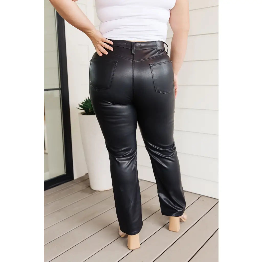Break the rules with our Faux Black Leather Judy Blue Pants! These high-waisted pants feature tummy control tech
