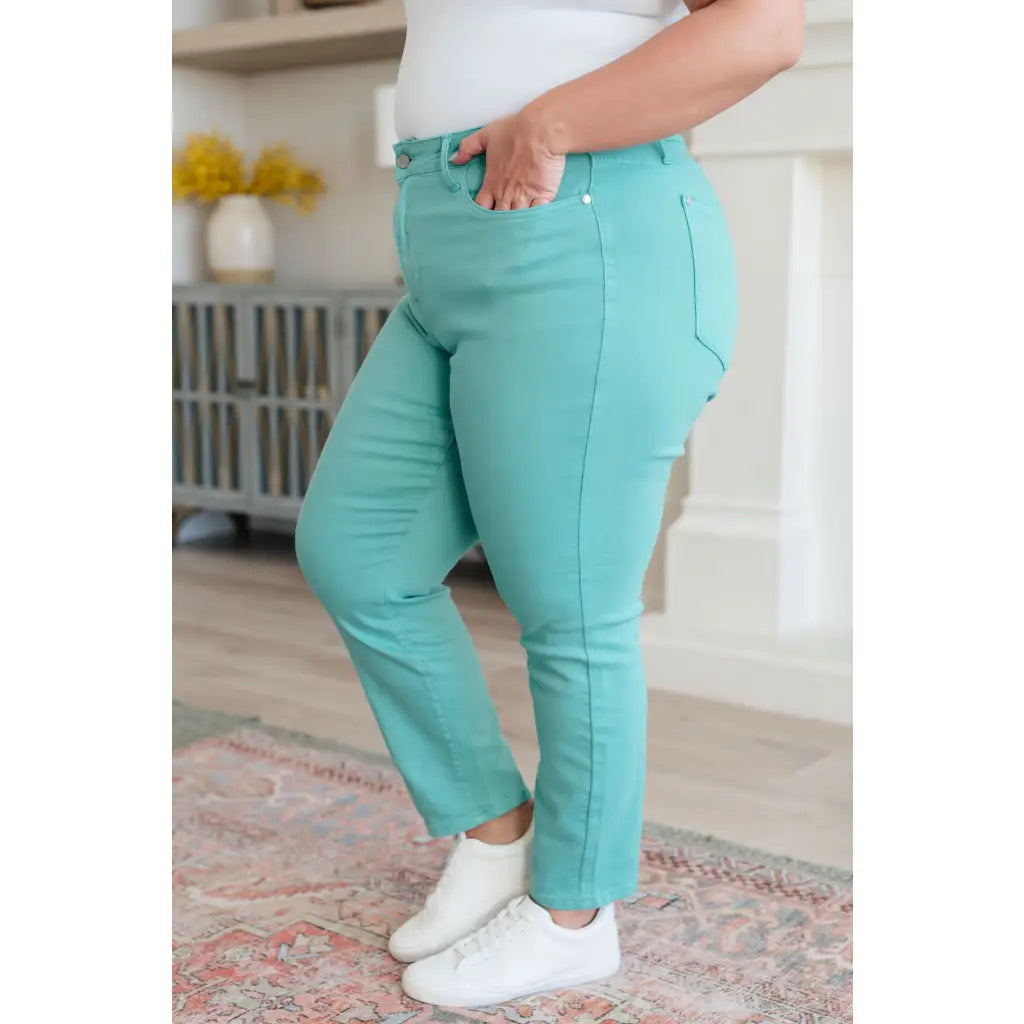 Get ready to make a splash with our Bridgette High Rise Garment Dyed Slim Jeans from Judy Blue! With high rise and slim