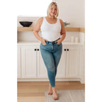 Stay comfortable and warm in these Bryant Thermal Skinny Judy Blue Jeans. Made with brushed non-distressed thermal