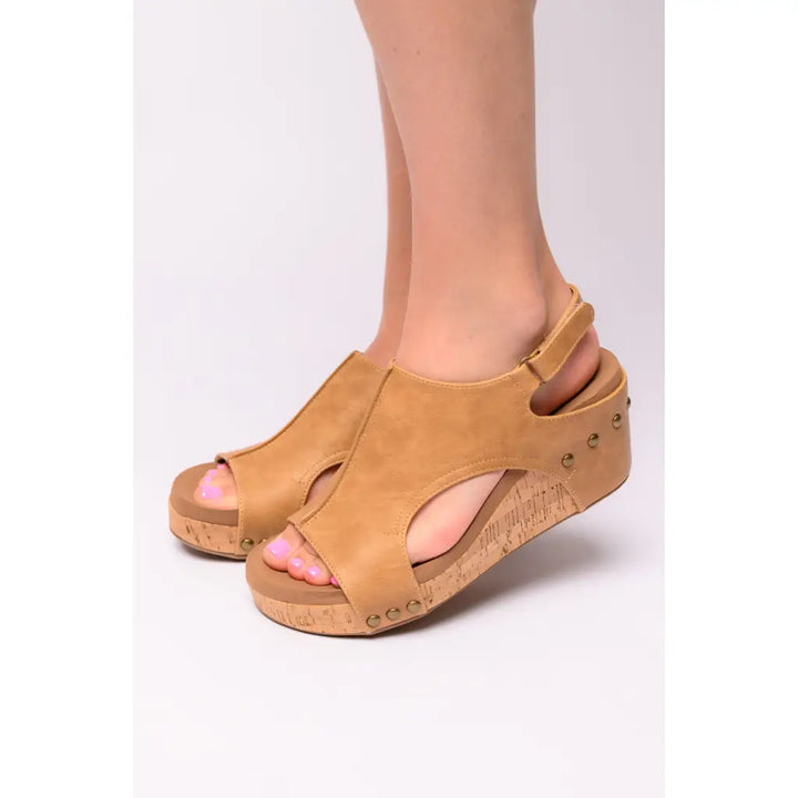 Carley Wedge Sandals in Smooth Caramel - Womens