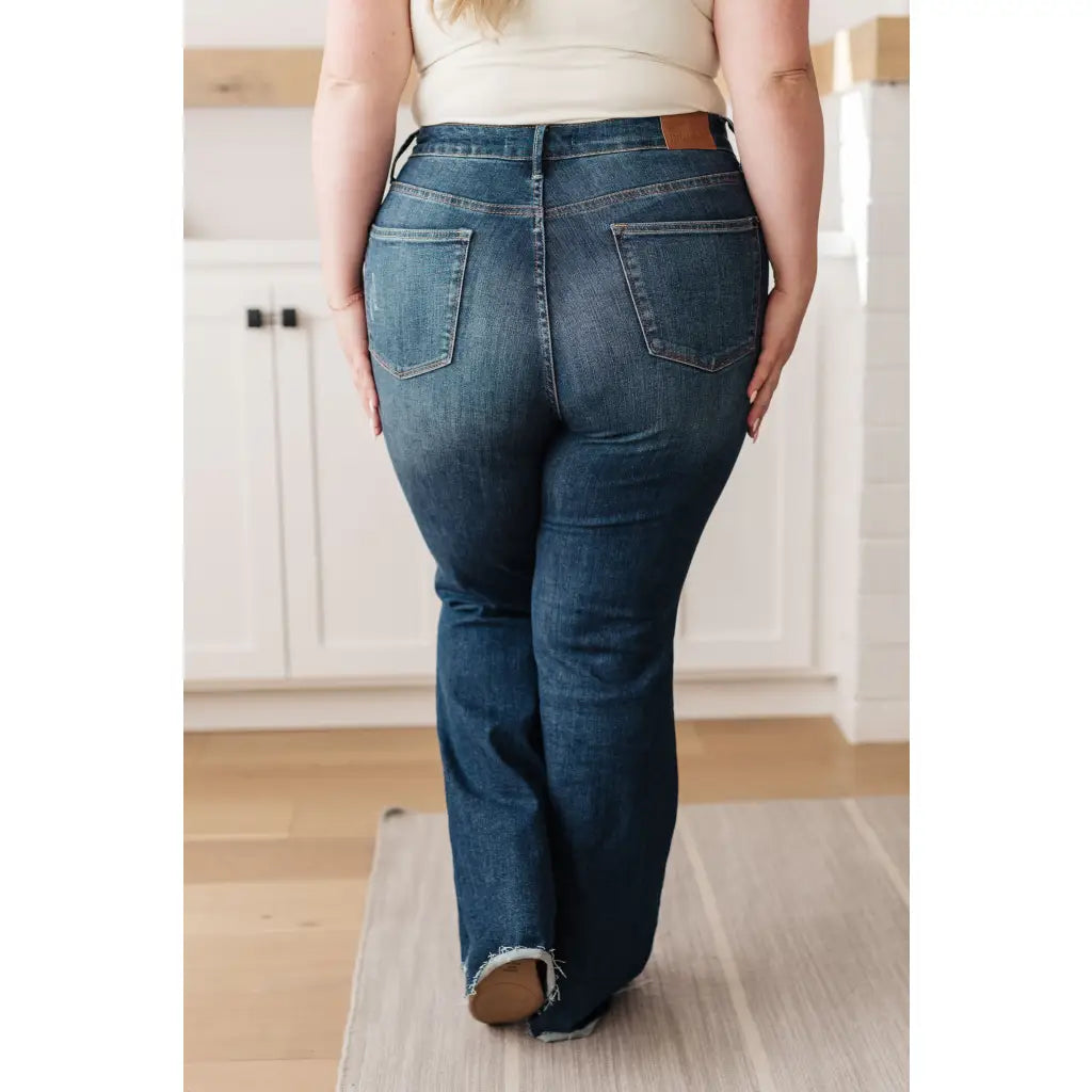 High on style and comfort our Cassandra Control Top Flare Judy Blue Jeans are sure to become your go-to for any outfit.