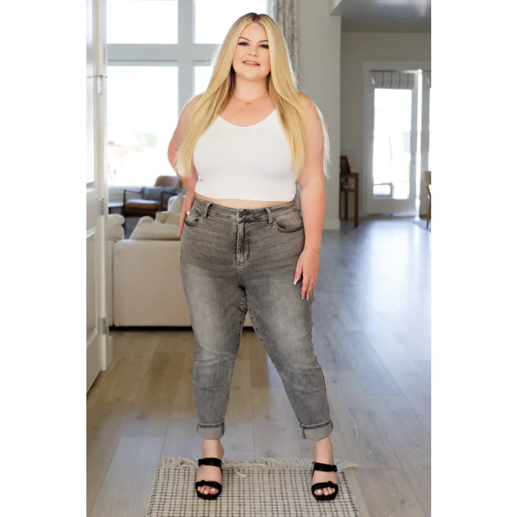 These Charlotte Grey Stone Wash Judy Blue Jeans are the perfect addition to your wardrobe. Featuring a high rise slim