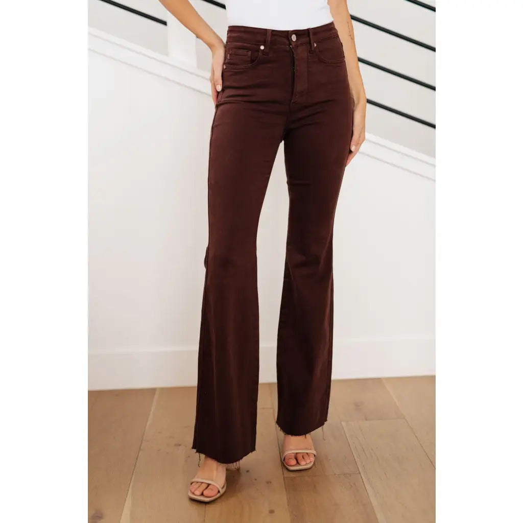 Our Espresso Flares Control Top Judy Blue Jeans look as great they feel! Enjoy the garment-dyed espresso brown coloring