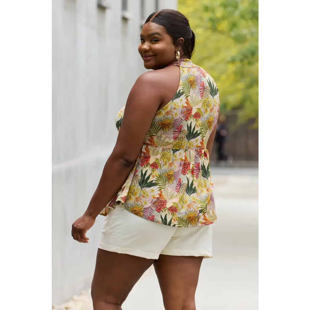 Crafted with meticulous attention to detail this stunning top will effortlessly elevate your wardrobe its captivating