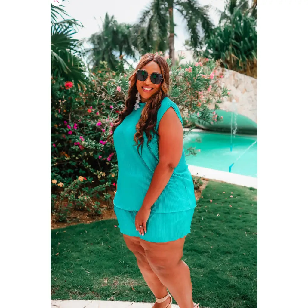 Made for those who love to stand out our Hard Resist Pleated Set in Aqua is a must-have! We have no doubt you will fall