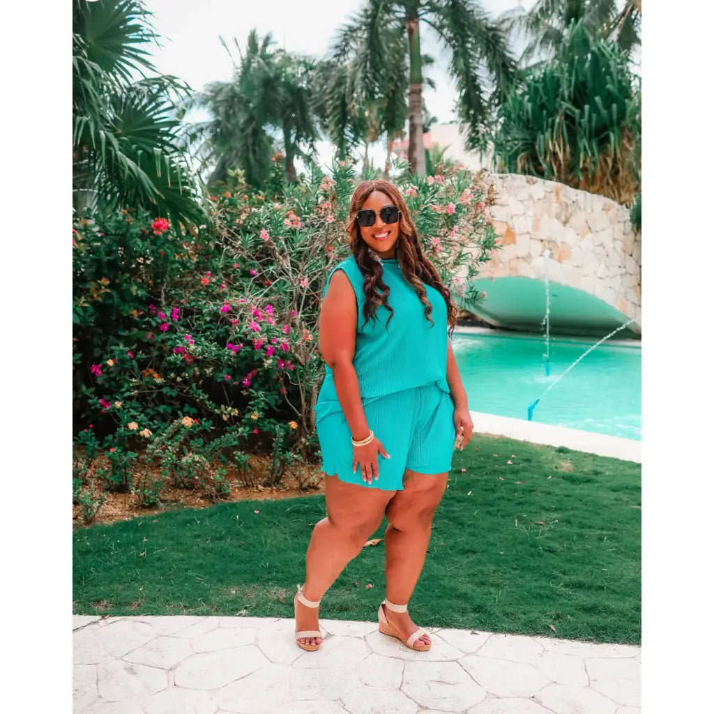 Made for those who love to stand out our Hard Resist Pleated Set in Aqua is a must-have! We have no doubt you will fall