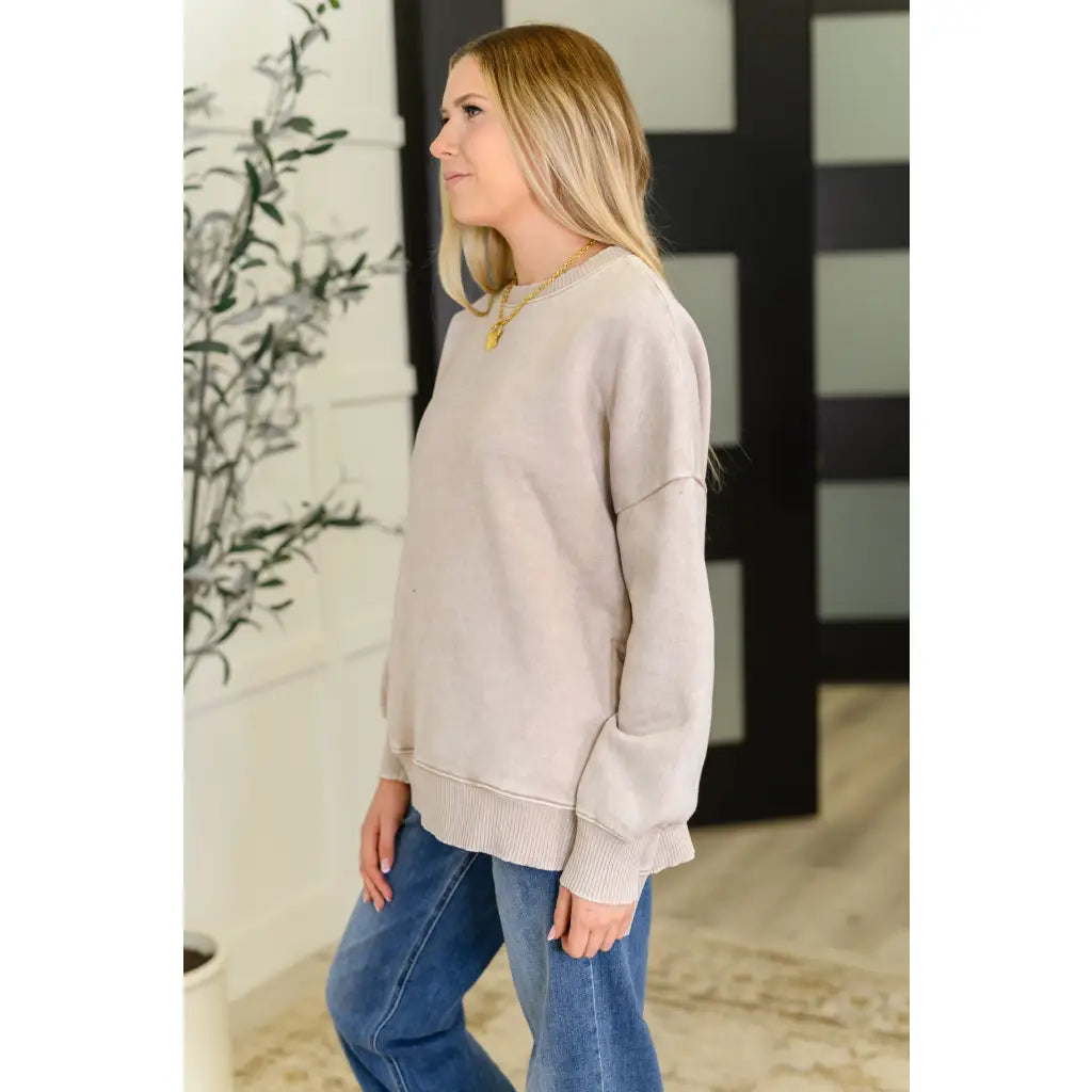 Wrap yourself in cozy vibes with our Iced Mocha Pullover! This plus size friendly stretchy fleece top features drop