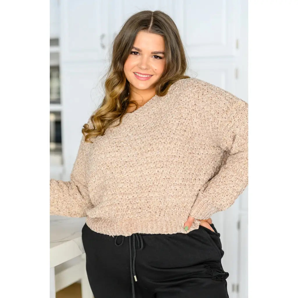 Your daily trip to the coffee shop just got better in our Irish Coffee Cropped V Neck Sweater! Ultra soft neutral