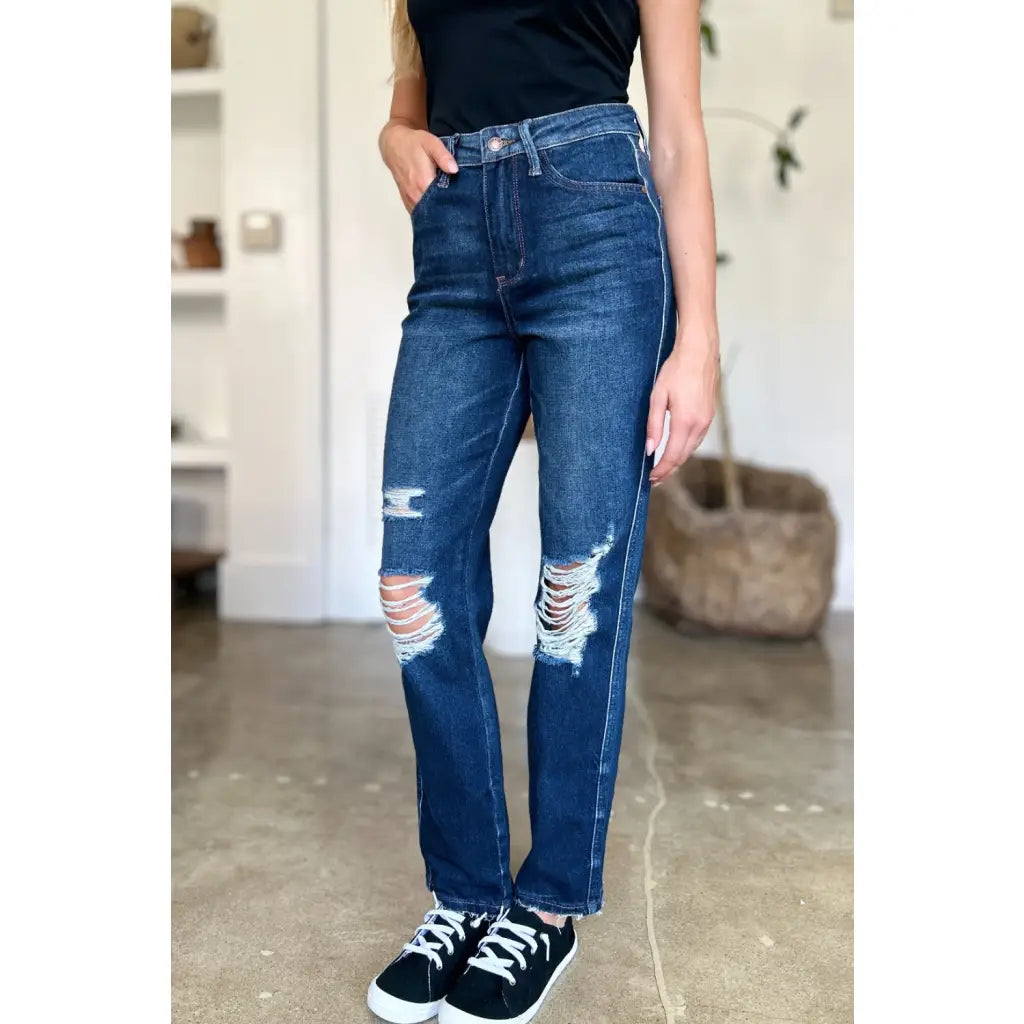 Our It’s Heavy Distressed Rigid Magic Judy Blue Jeans are crafted from durable denim with a hint of magic! These jeans