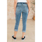 Introducing our Laura Mid Rise Cuffed Skinny Capri Jeans by Judy Blue your new go-to 4-way stretchy denim. The mid rise