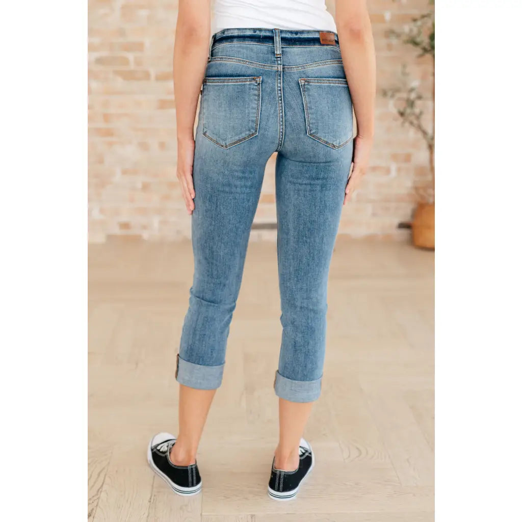 Introducing our Laura Mid Rise Cuffed Skinny Capri Jeans by Judy Blue your new go-to 4-way stretchy denim. The mid rise