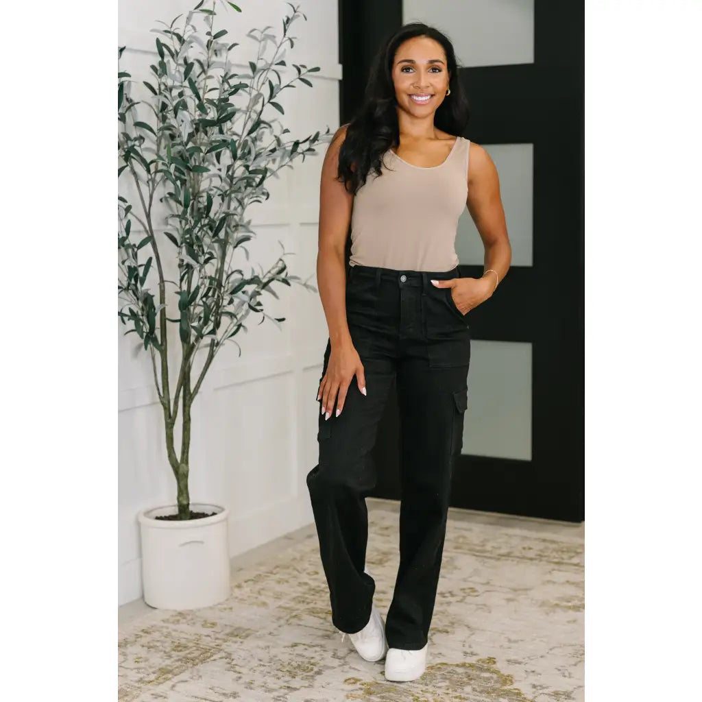 High waist black cargo jeans with wide leg plus sizes available. Non-distressed Judy Blue denim for street-chic style