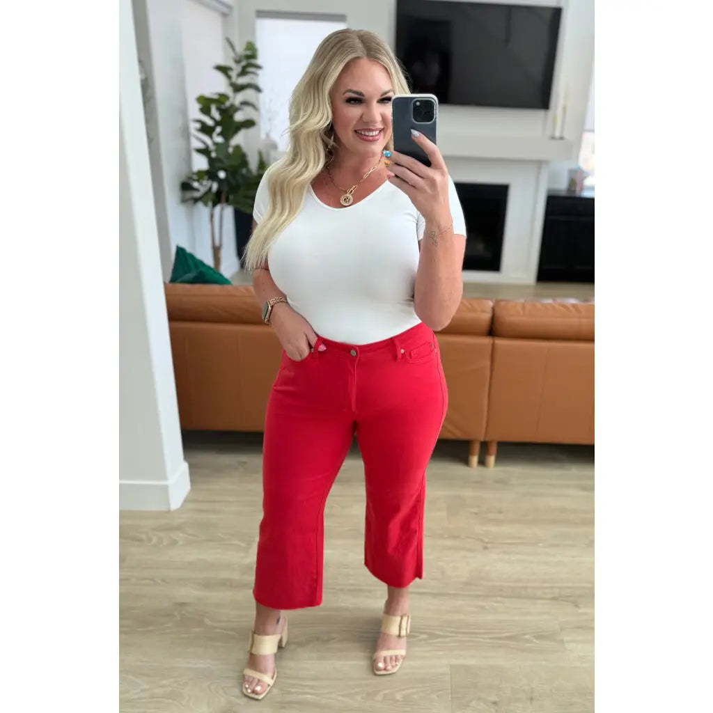 Slip into style and comfort with our Lisa High Rise Control Top Cropped Jeans in Red from Judy Blue. Featuring tummy