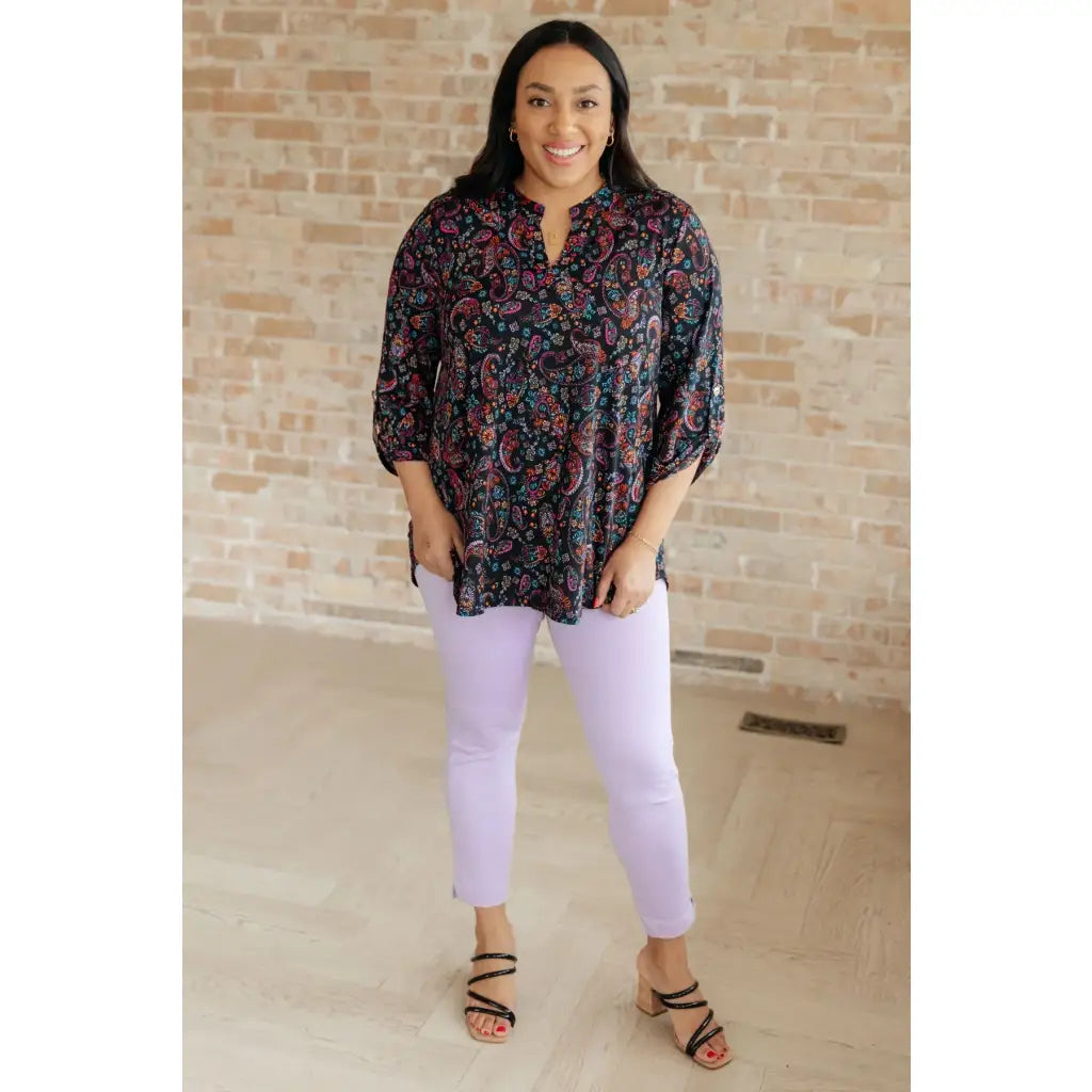 Our Magic Ankle Crop Skinny Pants feature a high rise slim fit in ponte knit. The stretchy pull-on design elastic