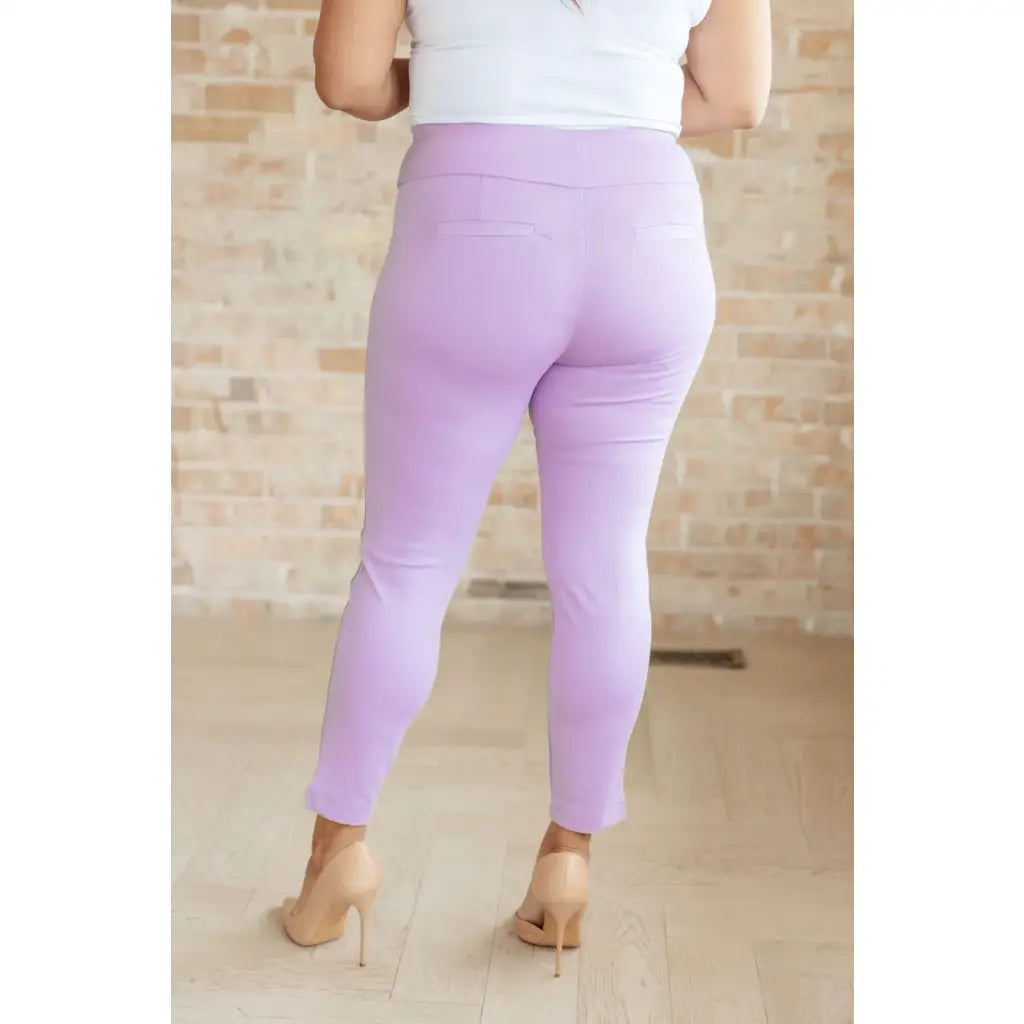 Our Magic Ankle Crop Skinny Pants feature a high rise slim fit in ponte knit. The stretchy pull-on design elastic