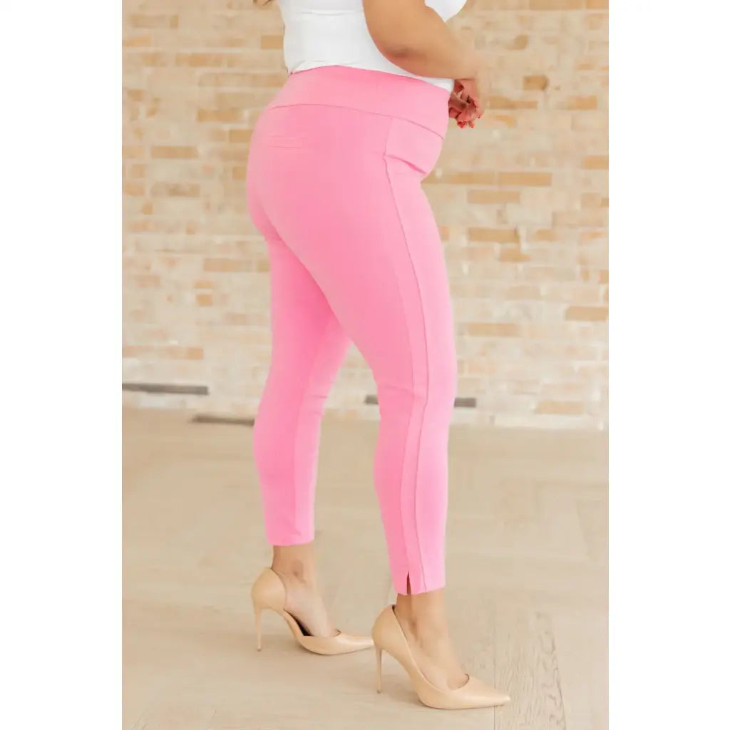 Our Magic Ankle Crop Skinny Pants feature a high rise slim fit in ponte knit. The stretchy pull-on design elastic