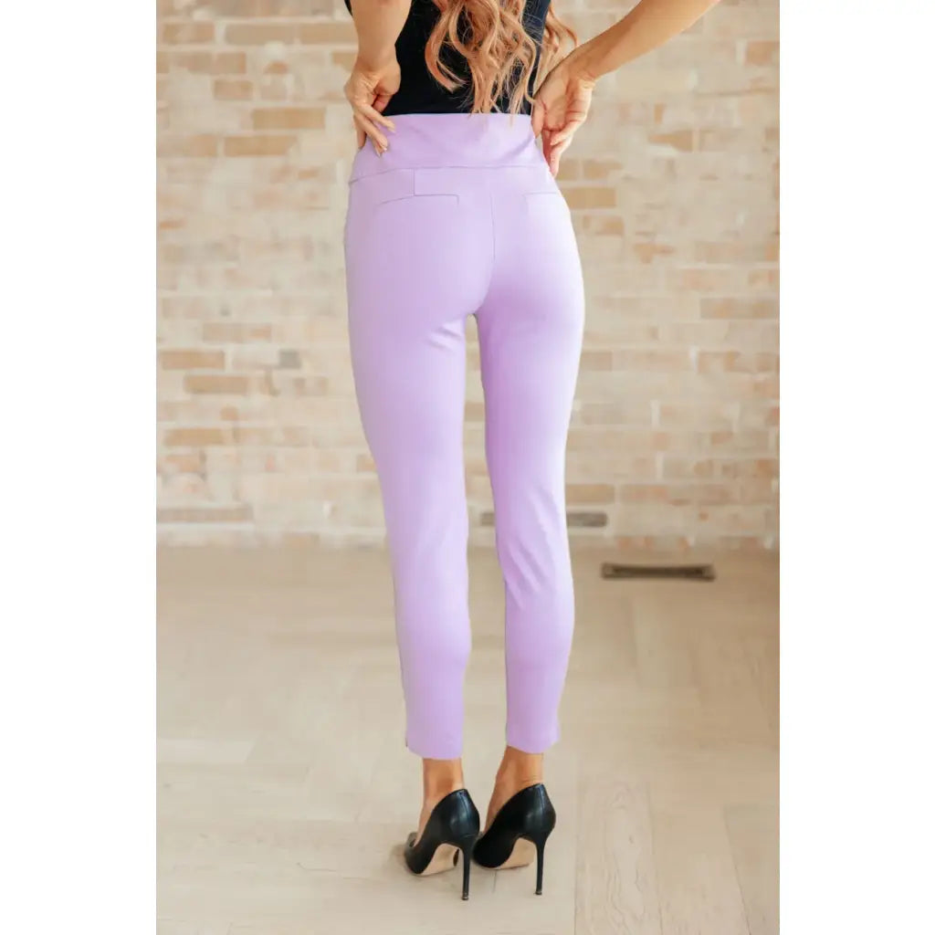 Our Magic Ankle Crop Skinny Pants feature a high rise slim fit in ponte knit. The stretchy pull-on design elastic
