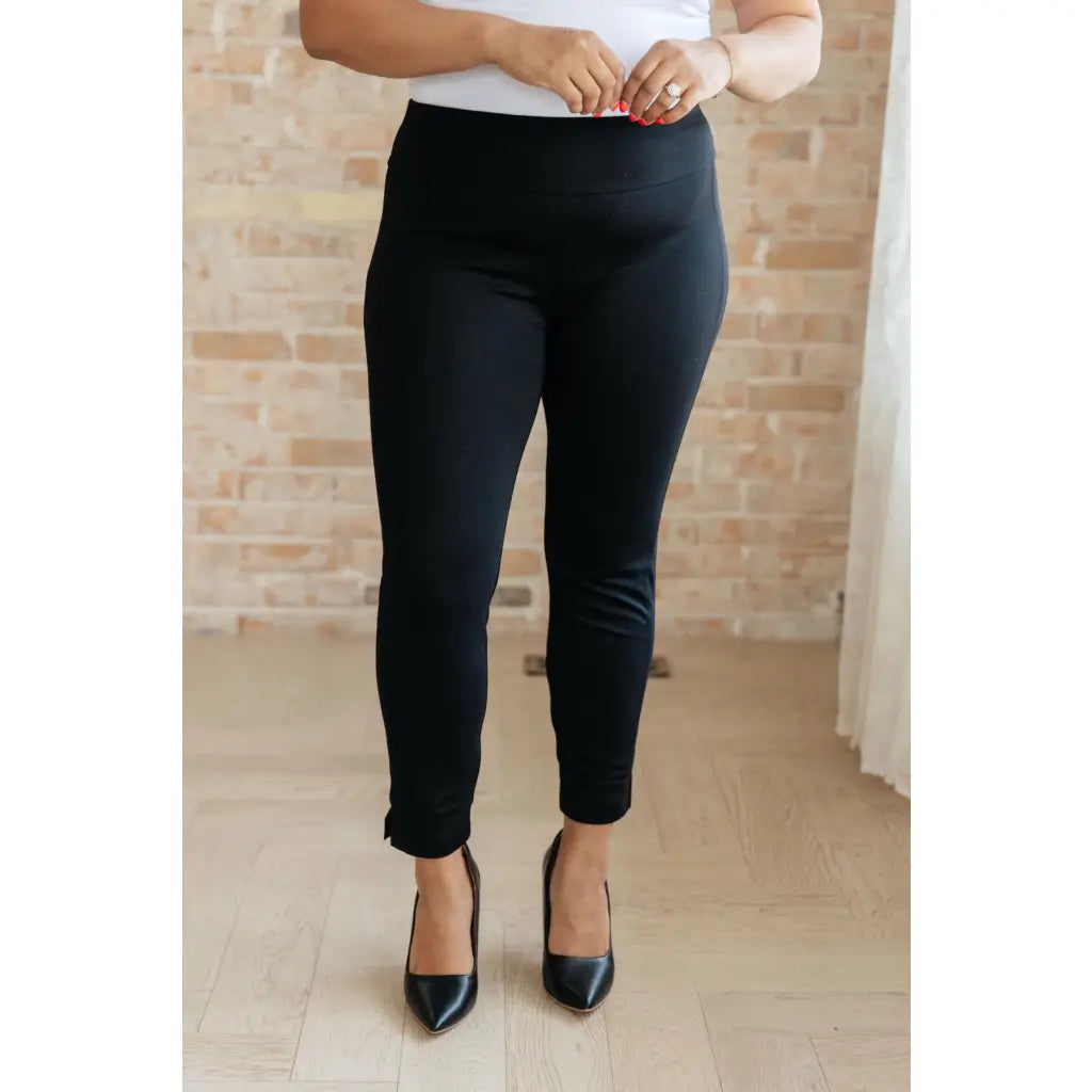 Our Magic Ankle Crop Skinny Pants feature a high rise slim fit in ponte knit. The stretchy pull-on design elastic