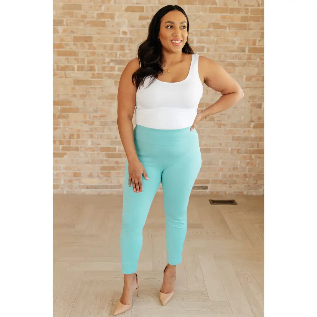 Our Magic Ankle Crop Skinny Pants feature a high rise slim fit in ponte knit. The stretchy pull-on design elastic