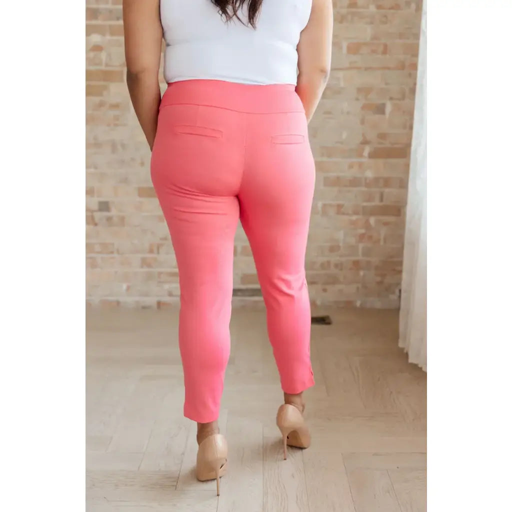 Our Magic Ankle Crop Skinny Pants feature a high rise slim fit in ponte knit. The stretchy pull-on design elastic