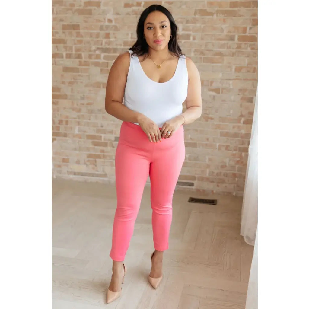 Our Magic Ankle Crop Skinny Pants feature a high rise slim fit in ponte knit. The stretchy pull-on design elastic