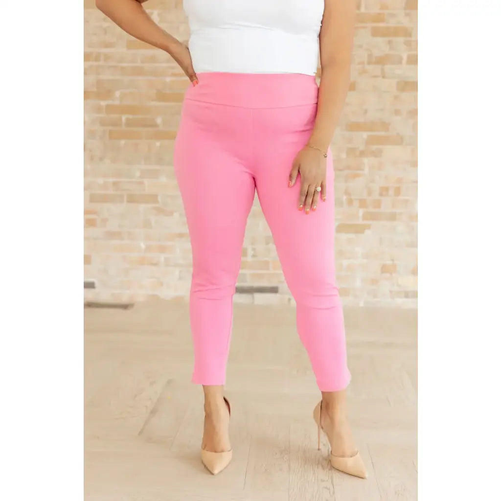Our Magic Ankle Crop Skinny Pants feature a high rise slim fit in ponte knit. The stretchy pull-on design elastic