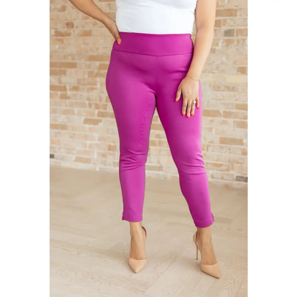 Our Magic Ankle Crop Skinny Pants feature a high rise slim fit in ponte knit. The stretchy pull-on design elastic