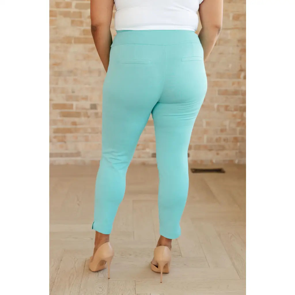 Our Magic Ankle Crop Skinny Pants feature a high rise slim fit in ponte knit. The stretchy pull-on design elastic