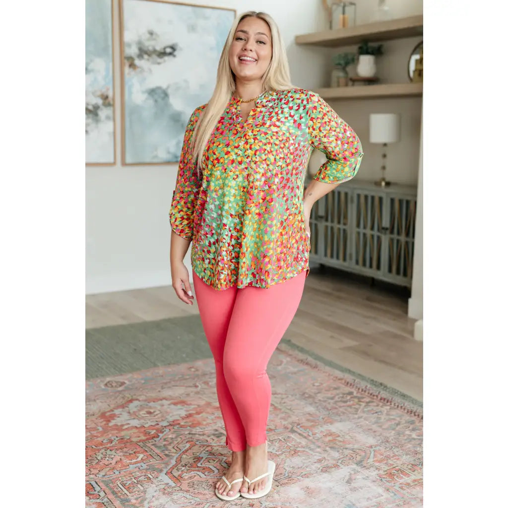 Our Magic Skinny Pants feature a high rise slim fit in ponte knit for flattering silhouette. The stretchy pull-on