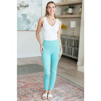 Our Magic Skinny Pants feature a high rise slim fit in ponte knit for flattering silhouette. The stretchy pull-on