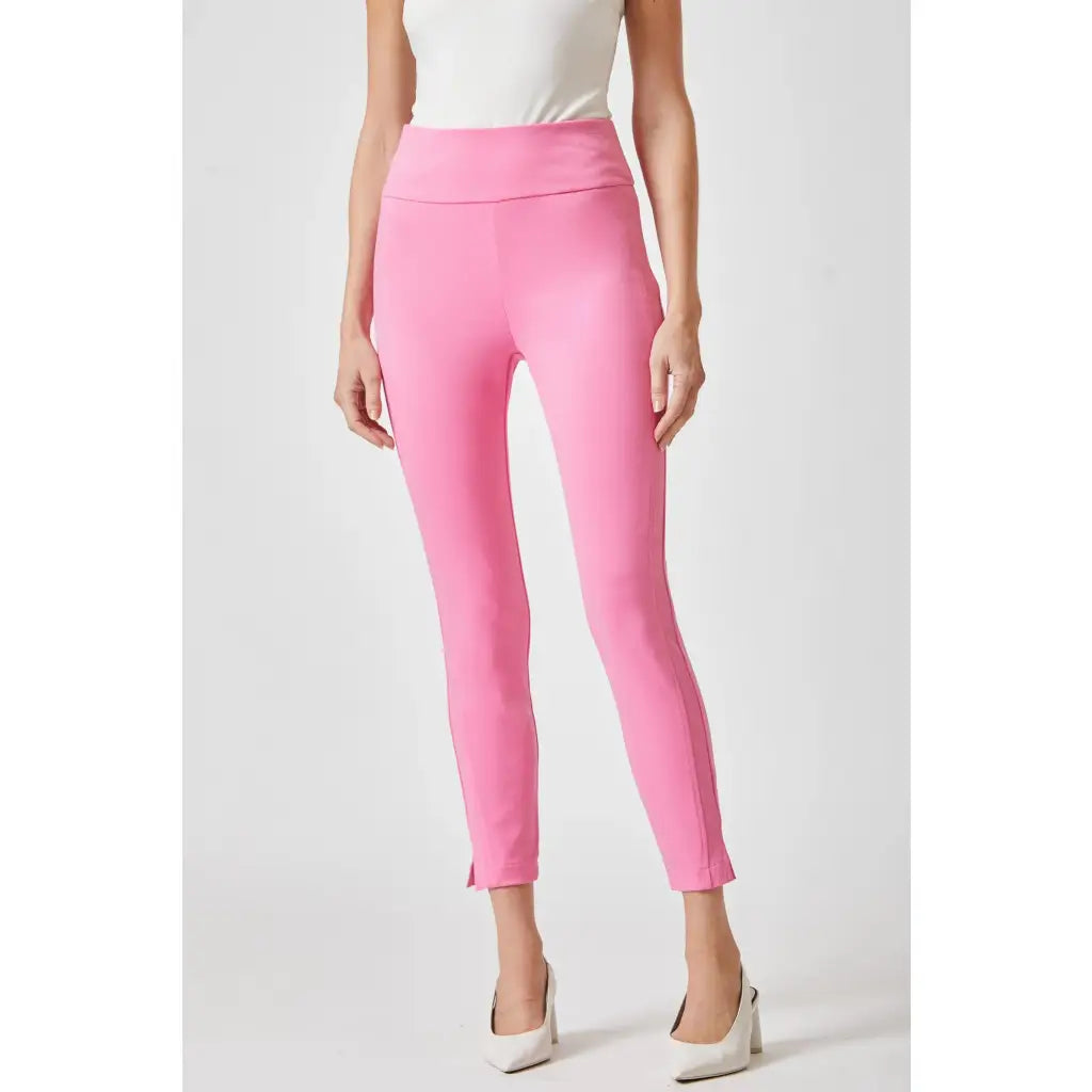 Our Magic Skinny Pants feature a high rise slim fit in ponte knit for flattering silhouette. The stretchy pull-on